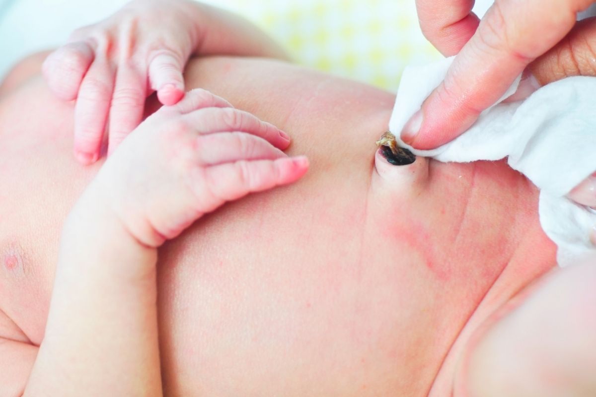 How to Clean and Care for a Newborn’s Belly Button